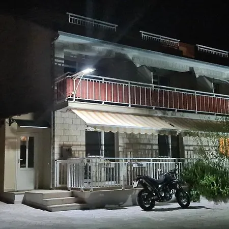 Luxury Oasis Apartment Lumbarda